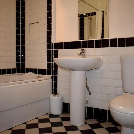 Modern Grand Canal 2bed 2bath Apt *